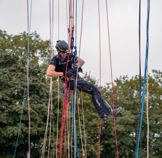 Cordistes lors d’un exercice de secours sur corde